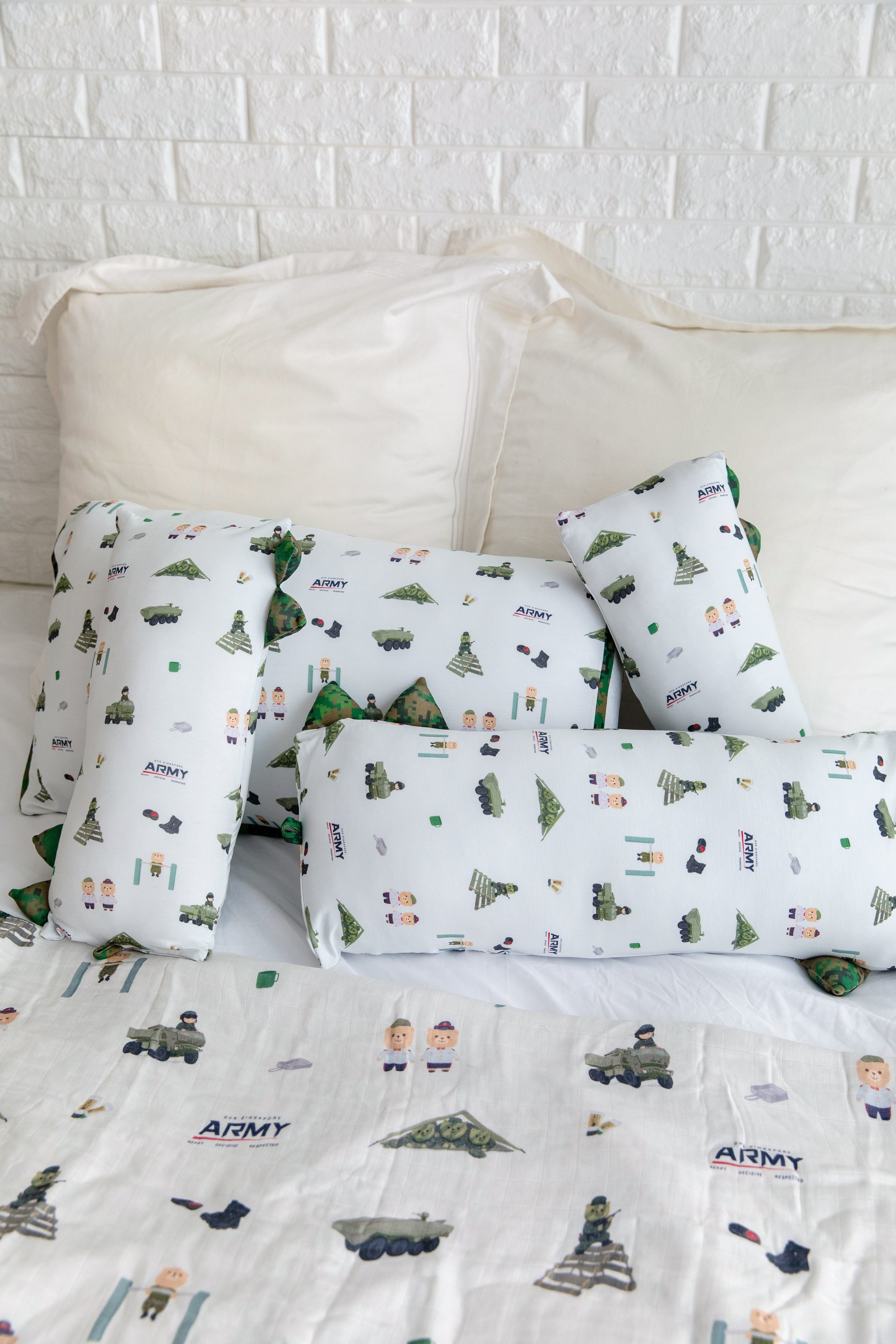 ARMYXPIPER - (Casing) Lovey & Pillow