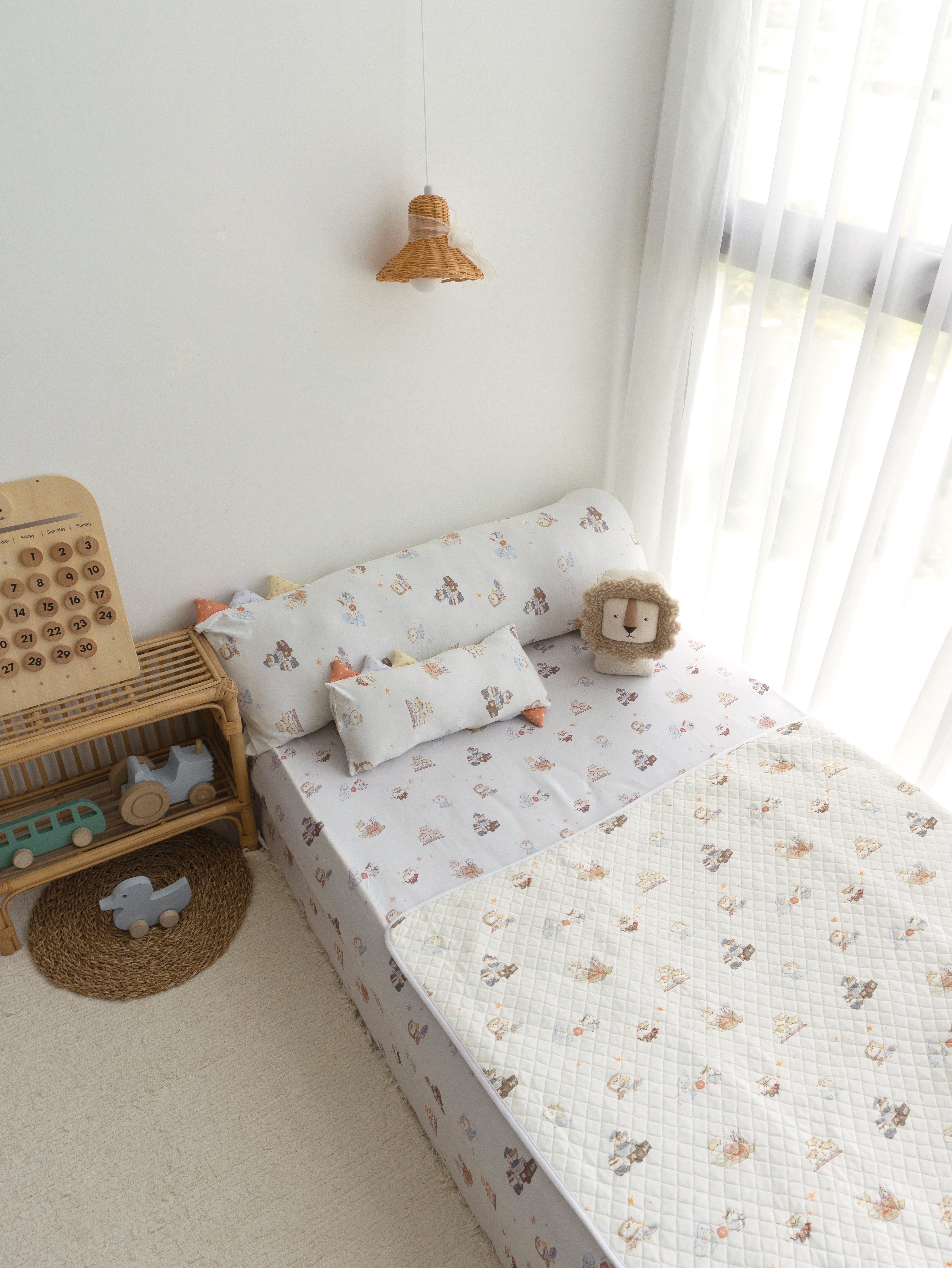 Bamboo Waterproof Bed Mat (With Wings) - Imagination