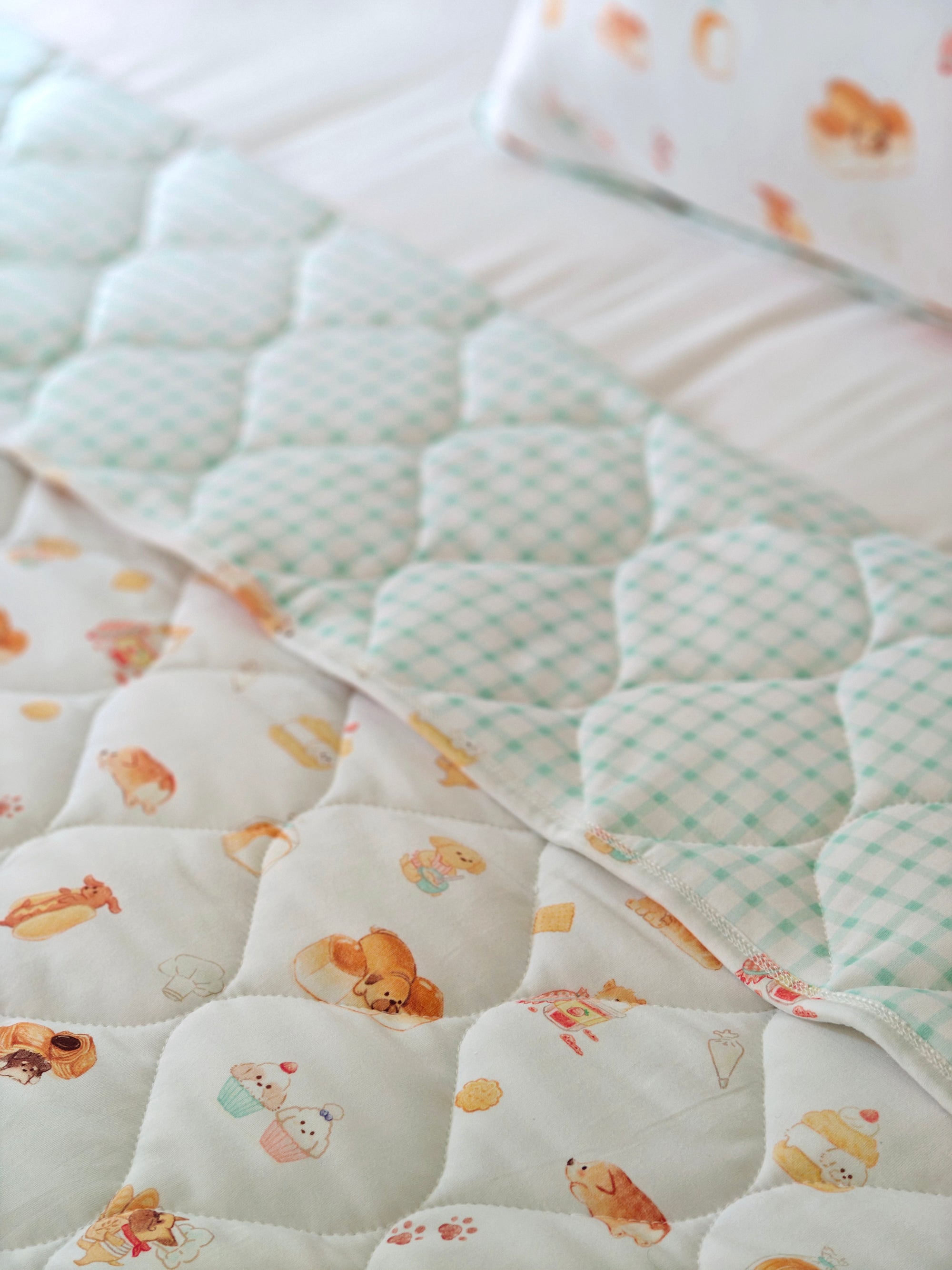 *Pre-Order* Bamboo Quilt Blanket - PAWtesserie
