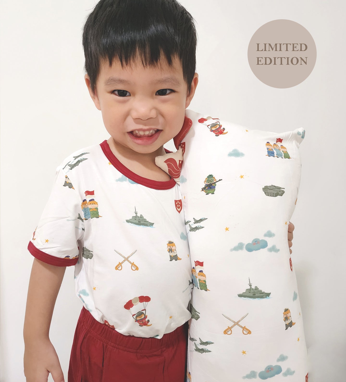 Unisex Day Wear Set - No Otter Place like Home